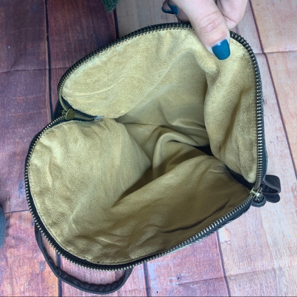 Matt & Nat Crossbody Bag - Picture 4 of 8